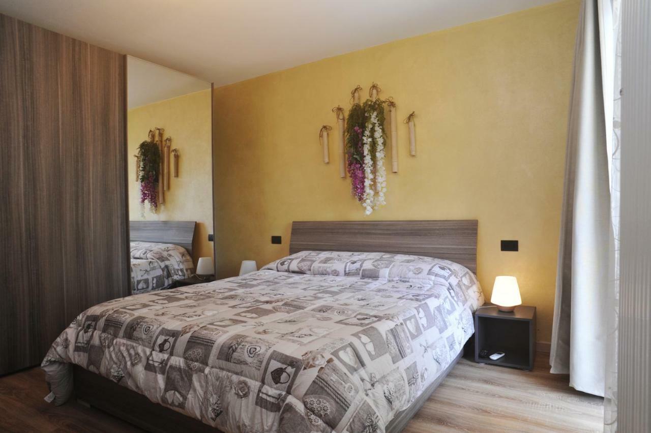 ホテル La Casa Dei Nonni Sul Garda ペスキエーラ・デル・ガルダ エクステリア 写真