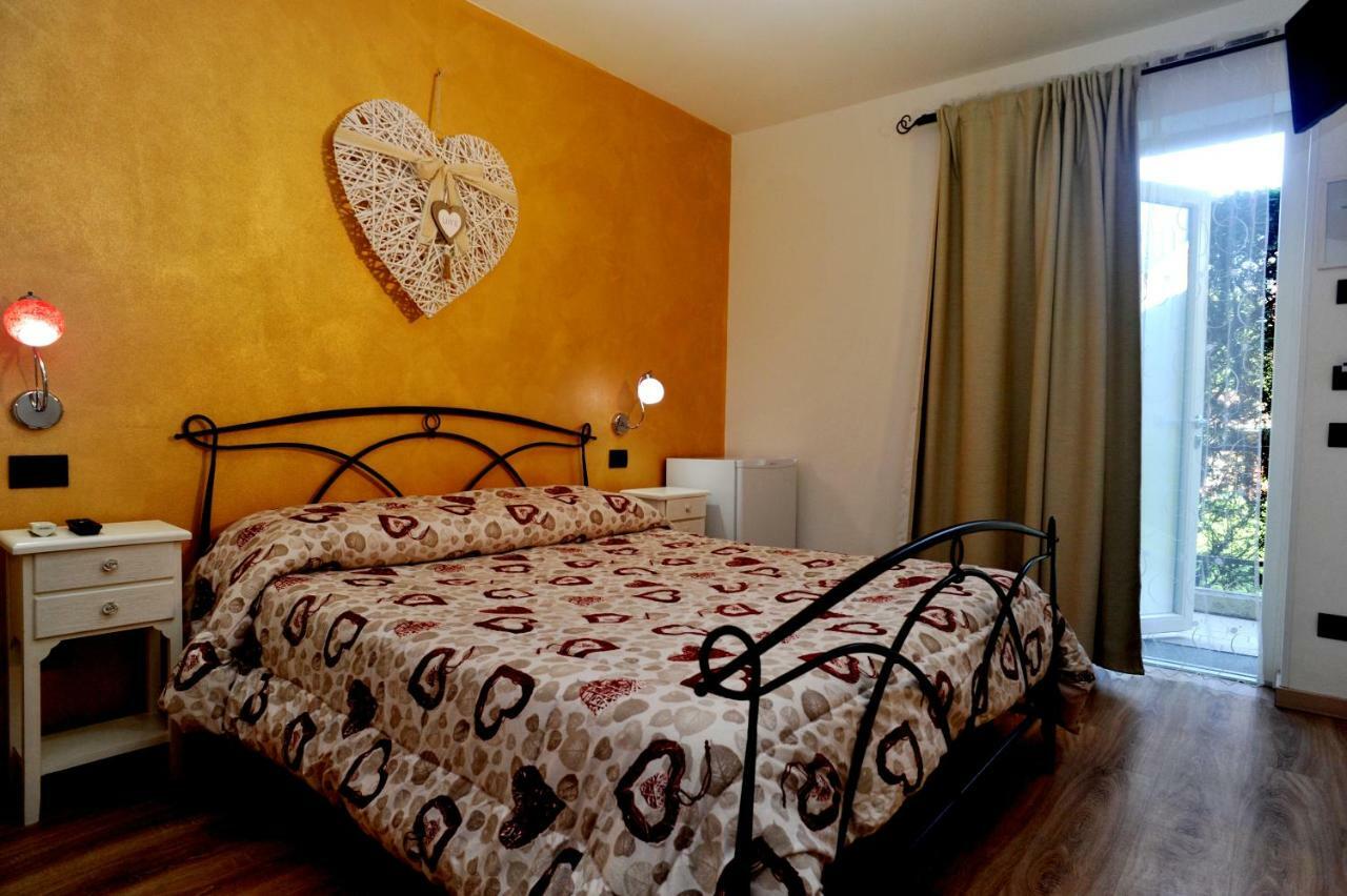 ホテル La Casa Dei Nonni Sul Garda ペスキエーラ・デル・ガルダ エクステリア 写真