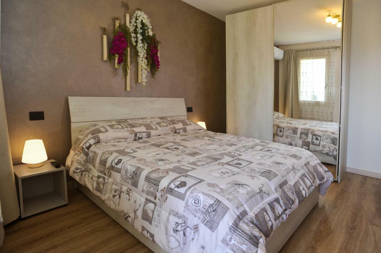 ホテル La Casa Dei Nonni Sul Garda ペスキエーラ・デル・ガルダ エクステリア 写真